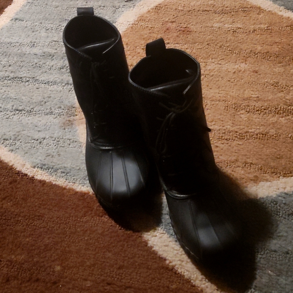 Men's Size 11 London fog duck boots in like new condition